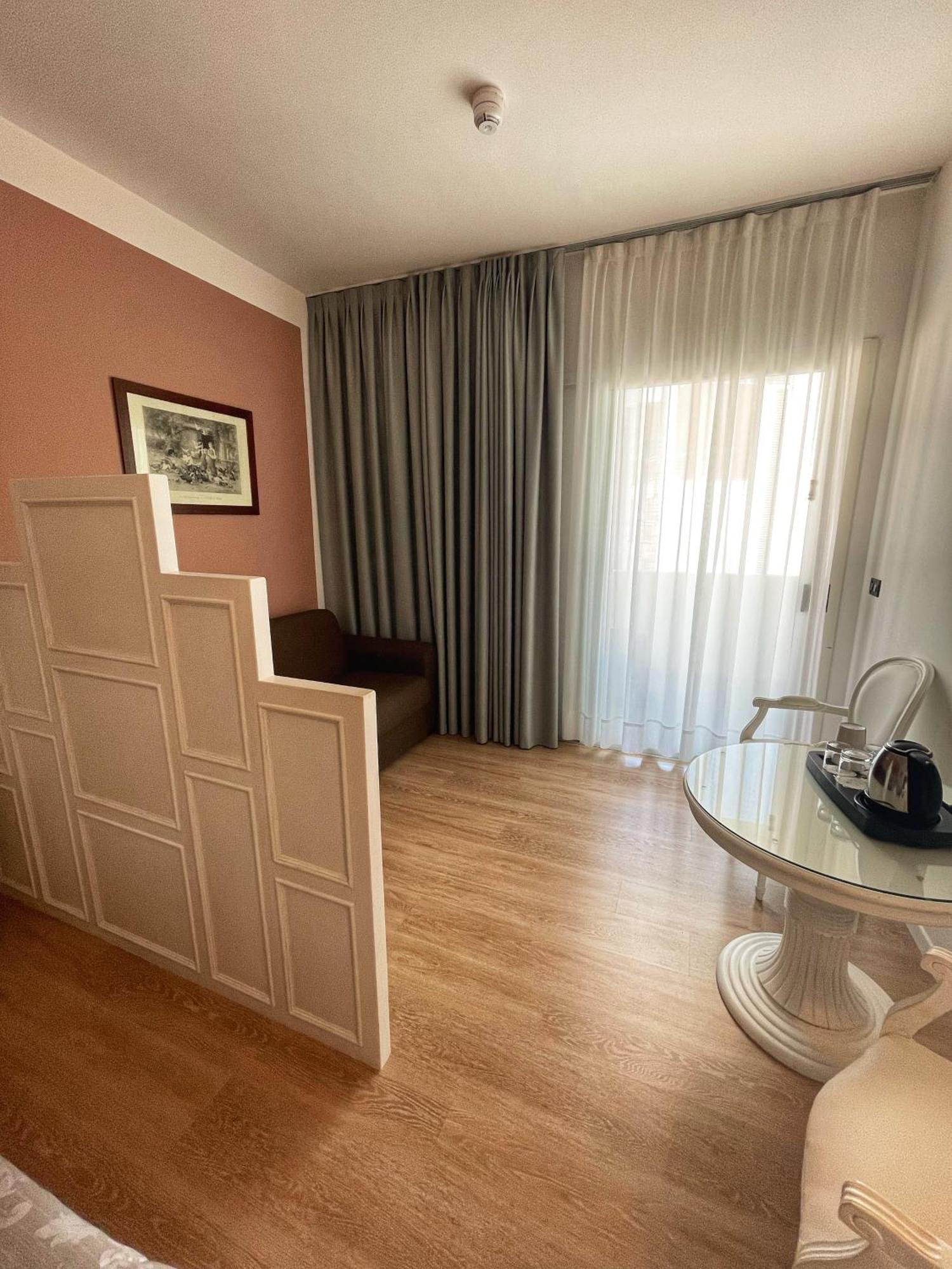 Park Hotel Cellini Jesolo Extérieur photo